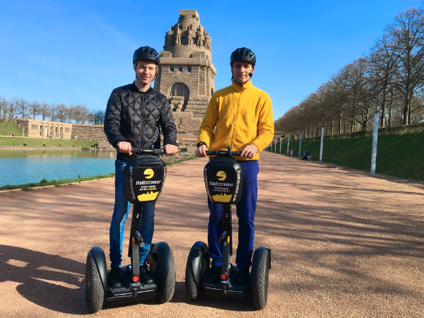 2 Segways in Leipzig in front of the Battle of the Nations Monument